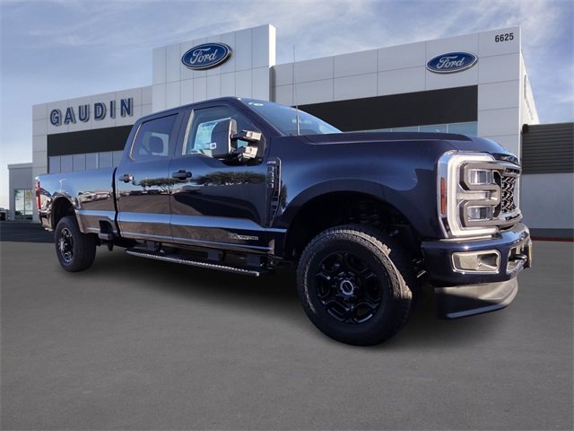 2025 Ford F-350 Super Duty XL's photo