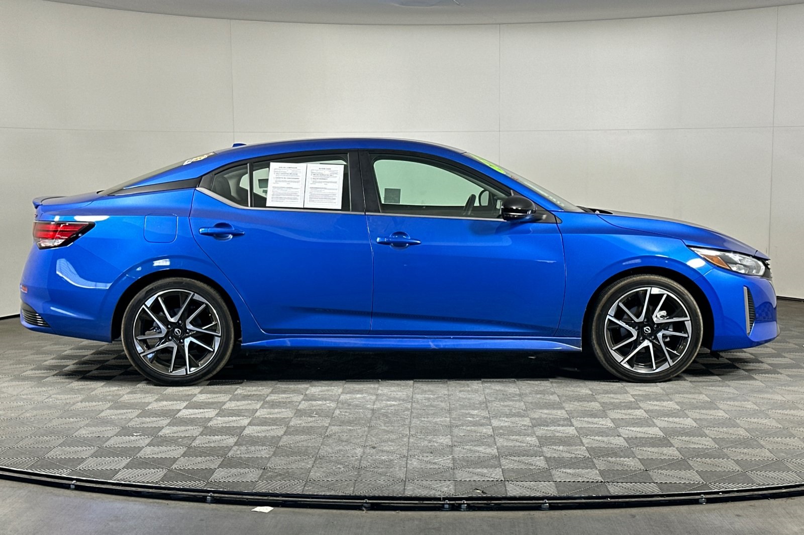 2024 Nissan Sentra SR photo 2