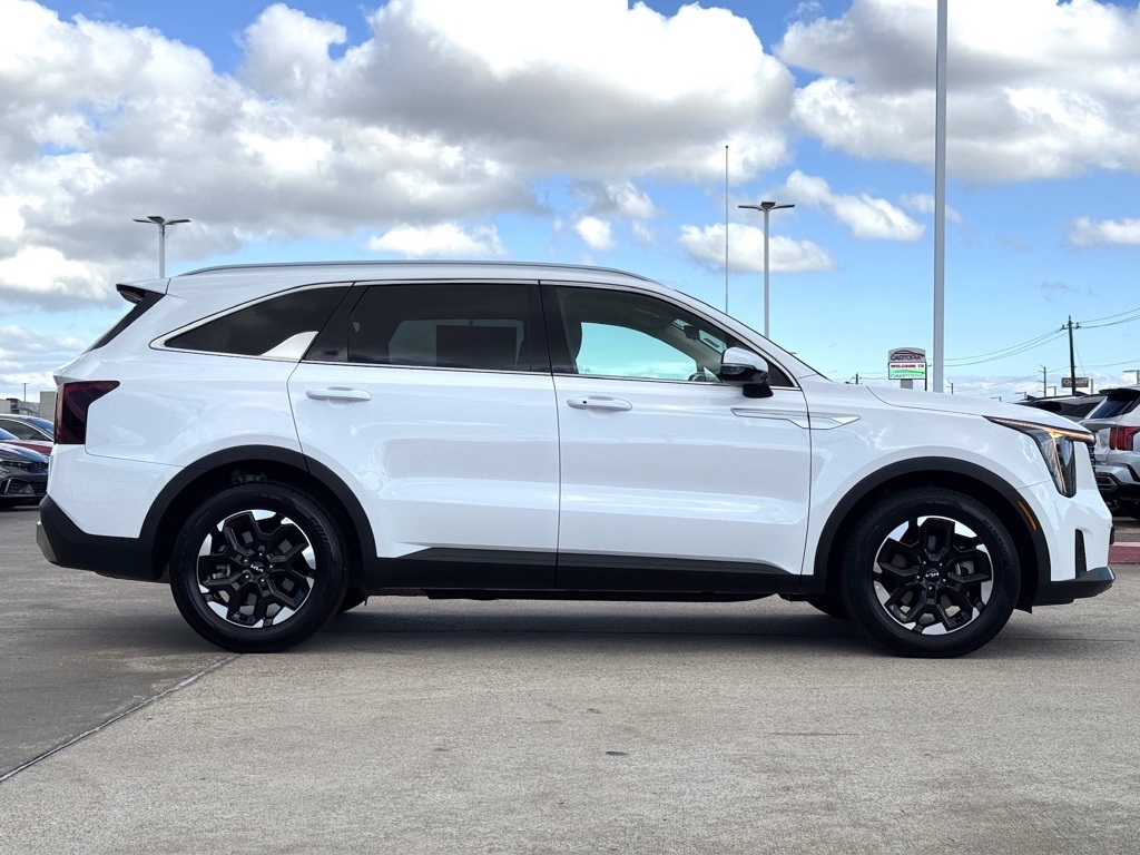 2024 Kia Sorento S - 11