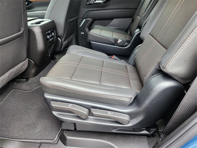 2025 Chevrolet Tahoe High Country photo 17