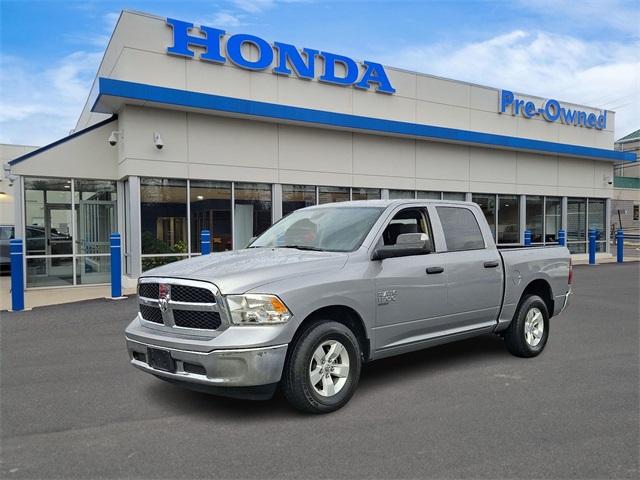 2023 RAM 1500 Classic SLT Crew Cab 4WD
