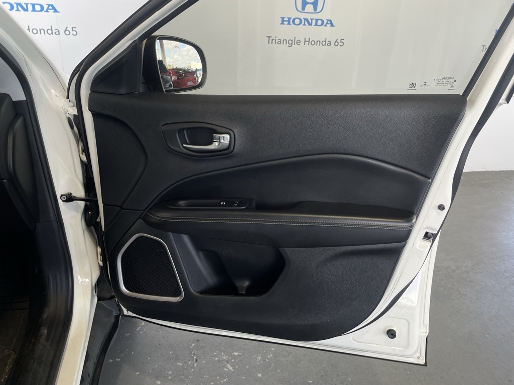 Thumbnail: 2019 Jeep Compass - 17