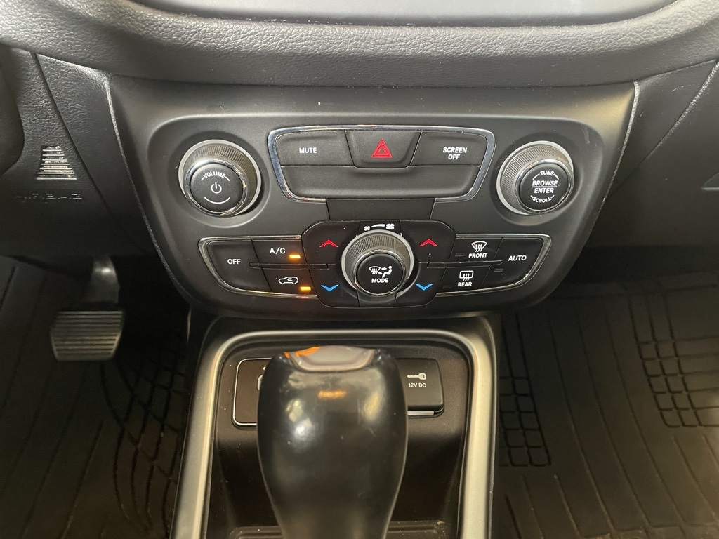 Thumbnail: 2019 Jeep Compass - 23