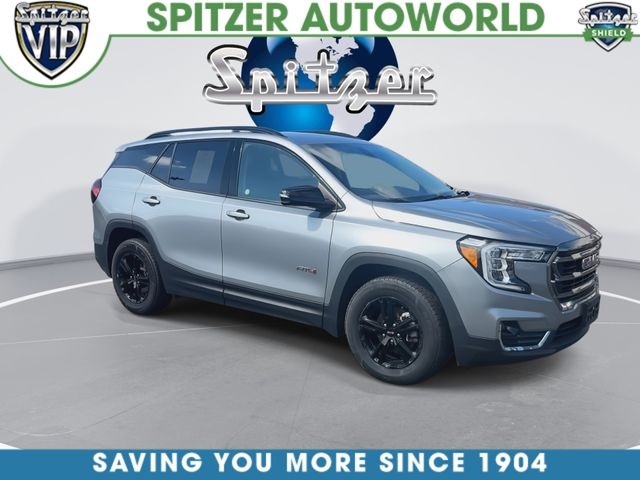 View vehicle photo 2