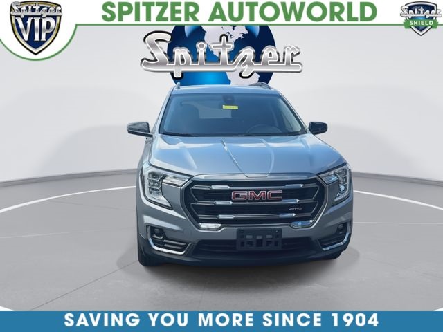 View vehicle photo 3