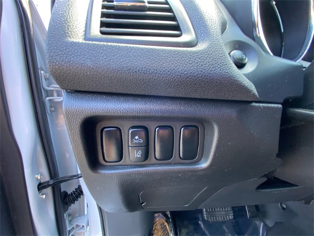 MitsubishiOutlander Sport18