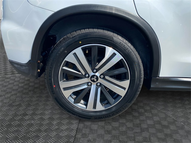 MitsubishiOutlander Sport32
