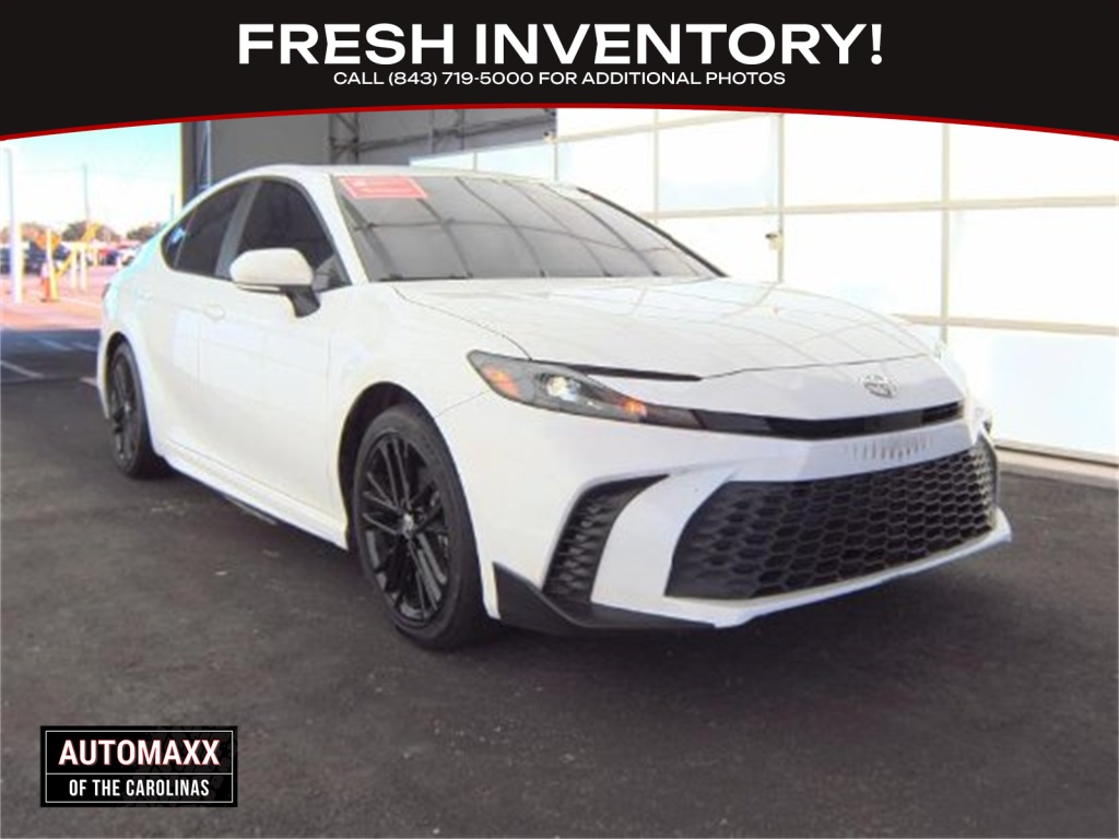 2025 Toyota Camry SE FWD