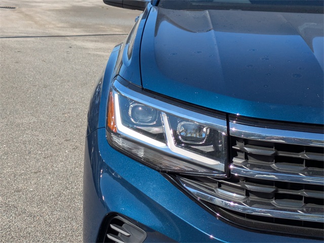 2021 Volkswagen Atlas Cross Sport 2.0T SE w/Technology Blue at Stokes Volkswagen