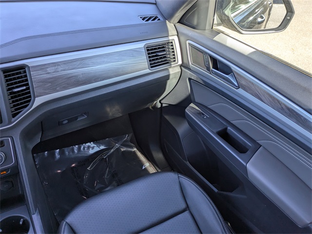 2021 Volkswagen Atlas Cross Sport 2.0T SE w/Technology Blue at Stokes Volkswagen