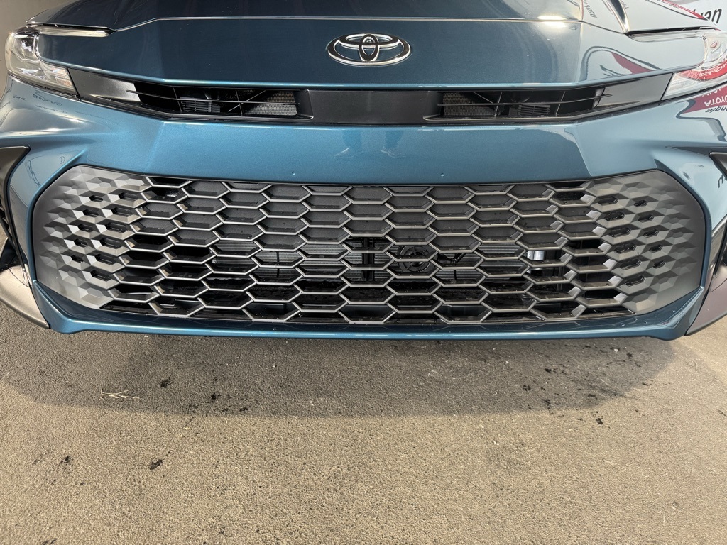 Thumbnail: 2025 Toyota Camry - 12
