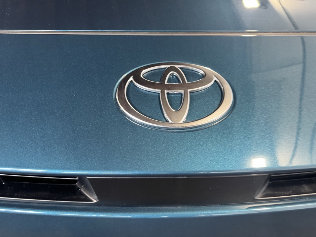 Thumbnail: 2025 Toyota Camry - 13