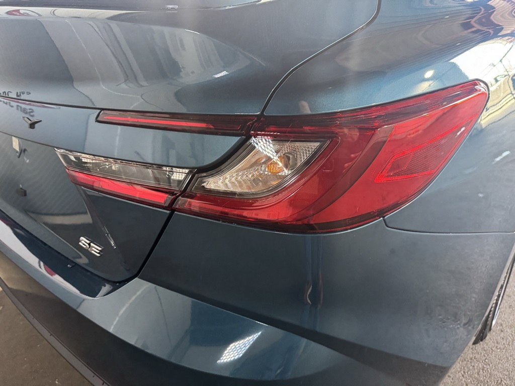 Thumbnail: 2025 Toyota Camry - 16