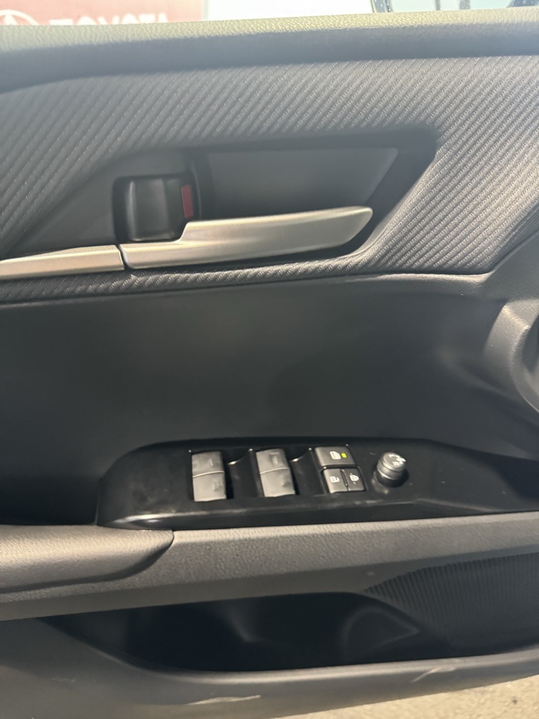 Thumbnail: 2025 Toyota Camry - 30