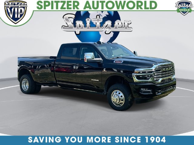Diamond Black Crystal Pearlcoat 2026 RAM 3500 Pickup Truck Four-Wheel Drive 8-Speed Automatic