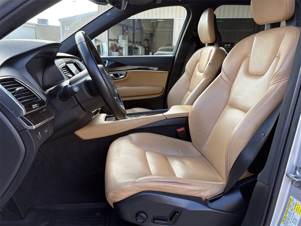 2017 Volvo XC90 T6 Momentum Silver at Legacy Ford