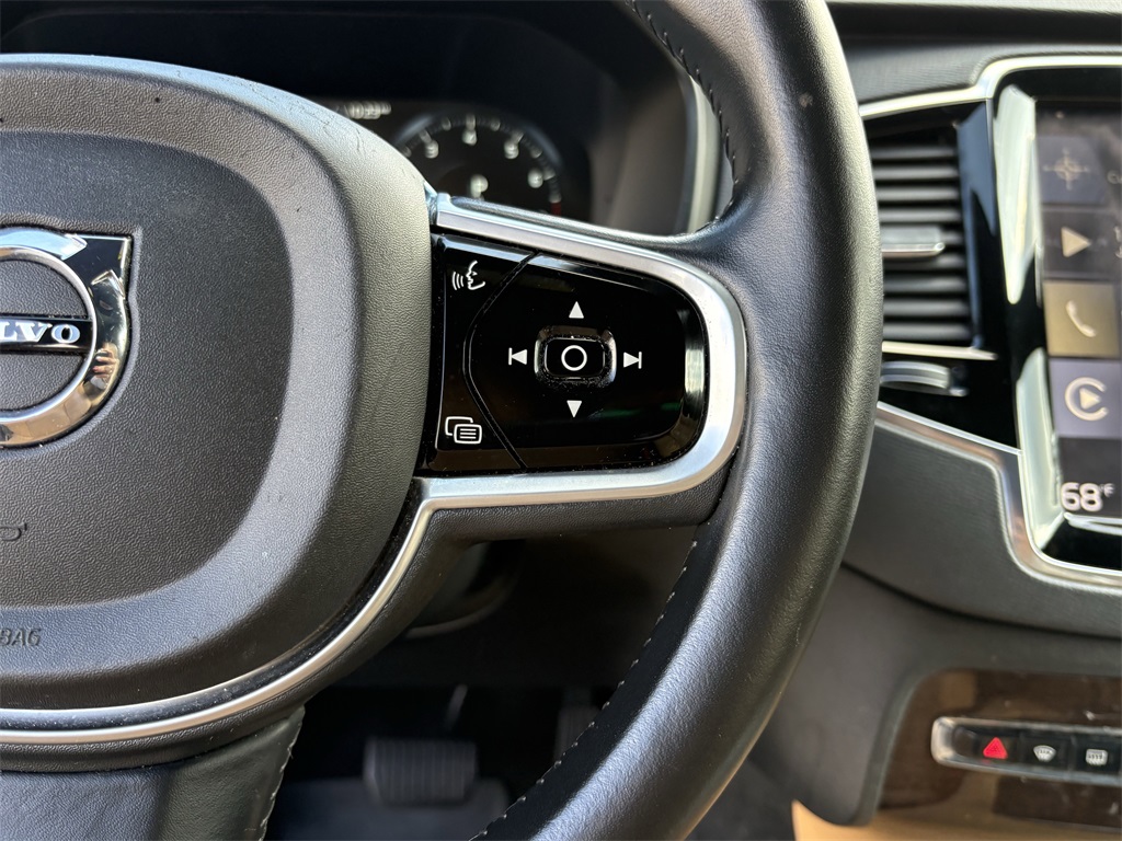 2017 Volvo XC90 T6 Momentum Silver at Legacy Ford