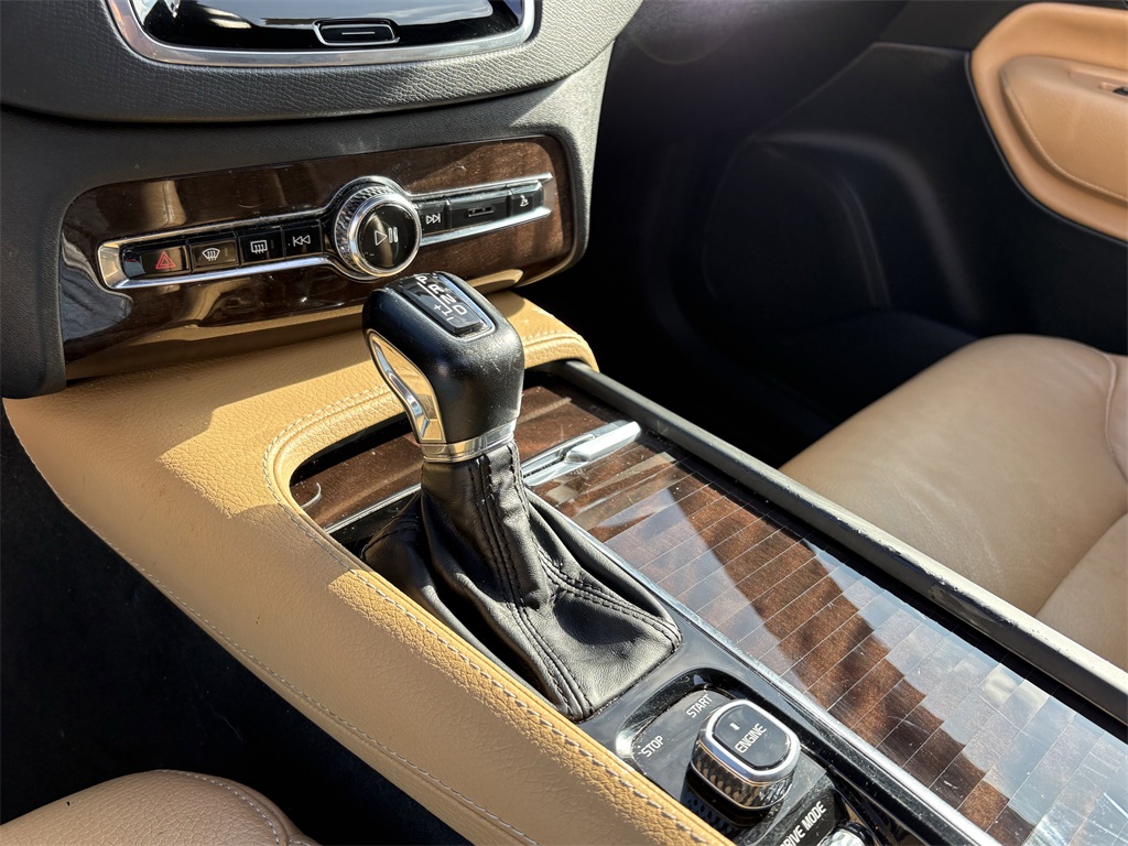 2017 Volvo XC90 T6 Momentum Silver at Legacy Ford