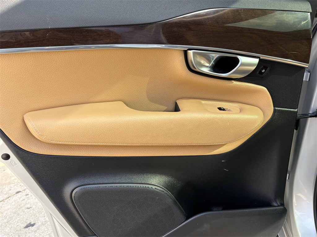 2017 Volvo XC90 T6 Momentum Silver at Legacy Ford