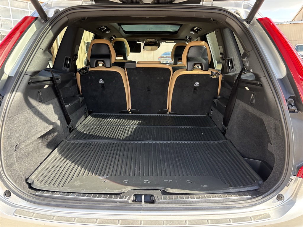 2017 Volvo XC90 T6 Momentum Silver at Legacy Ford