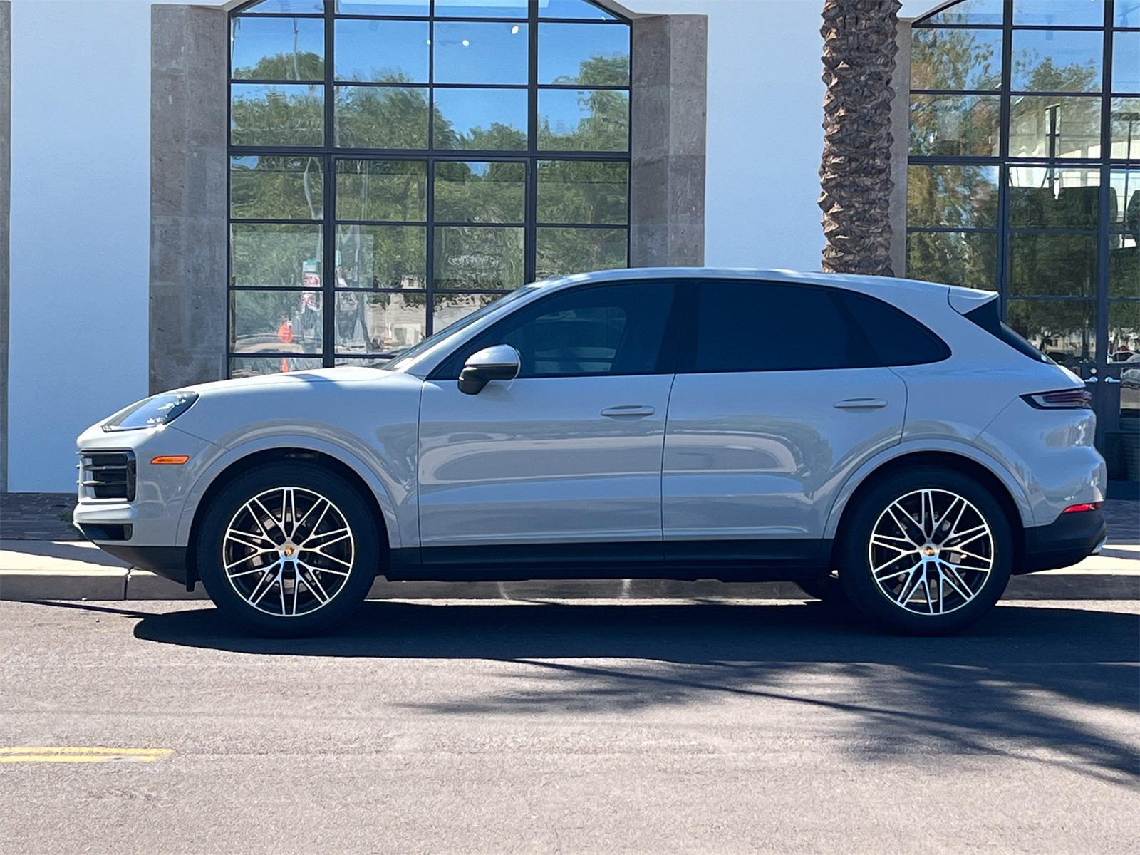 2024 Porsche Cayenne Base's photo