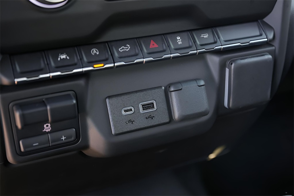 Used Car 2025 Chevrolet Silverado 1500  Custom For Sale Under $40,000 In Austin, Texas