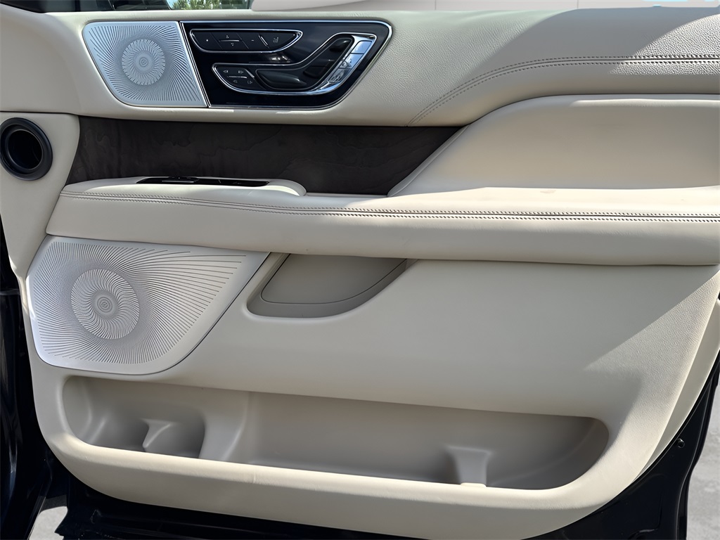 2020 Lincoln Navigator L