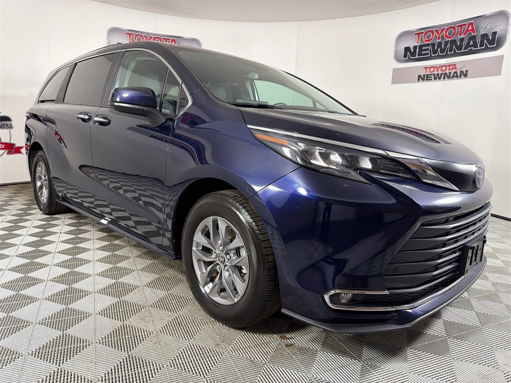 2024 Toyota Sienna XLE 7-Passenger FWD