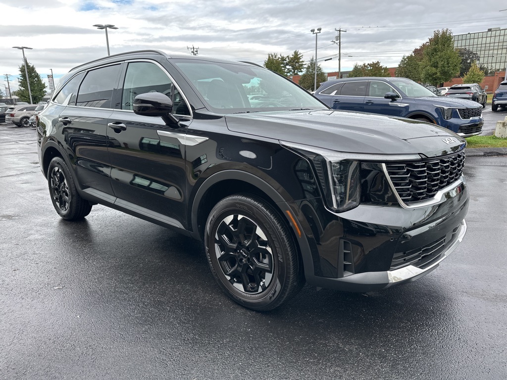 2025 Kia Sorento S photo 4