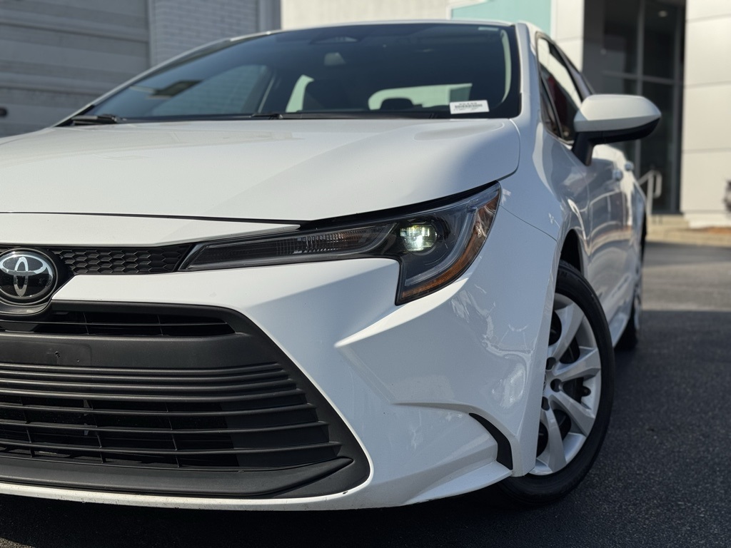 2023 Toyota Corolla LE photo 4