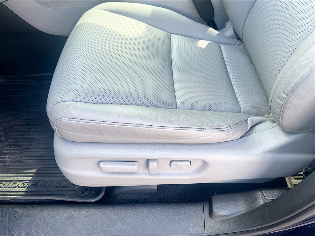 2022 Honda Ridgeline RTL Blue at AutoSavvy Houston Southwest