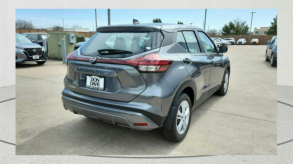 2025 Nissan Kicks Play