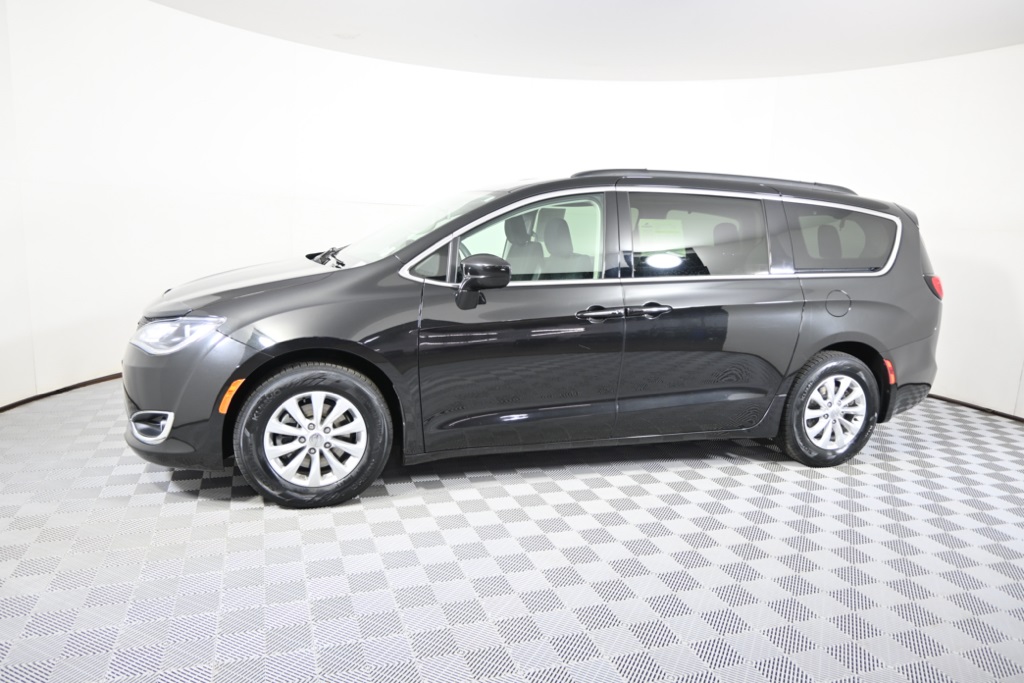 Used 2018 Chrysler Pacifica Touring Plus with VIN 2C4RC1FG9JR353823 for sale in Forest Lake, Minnesota