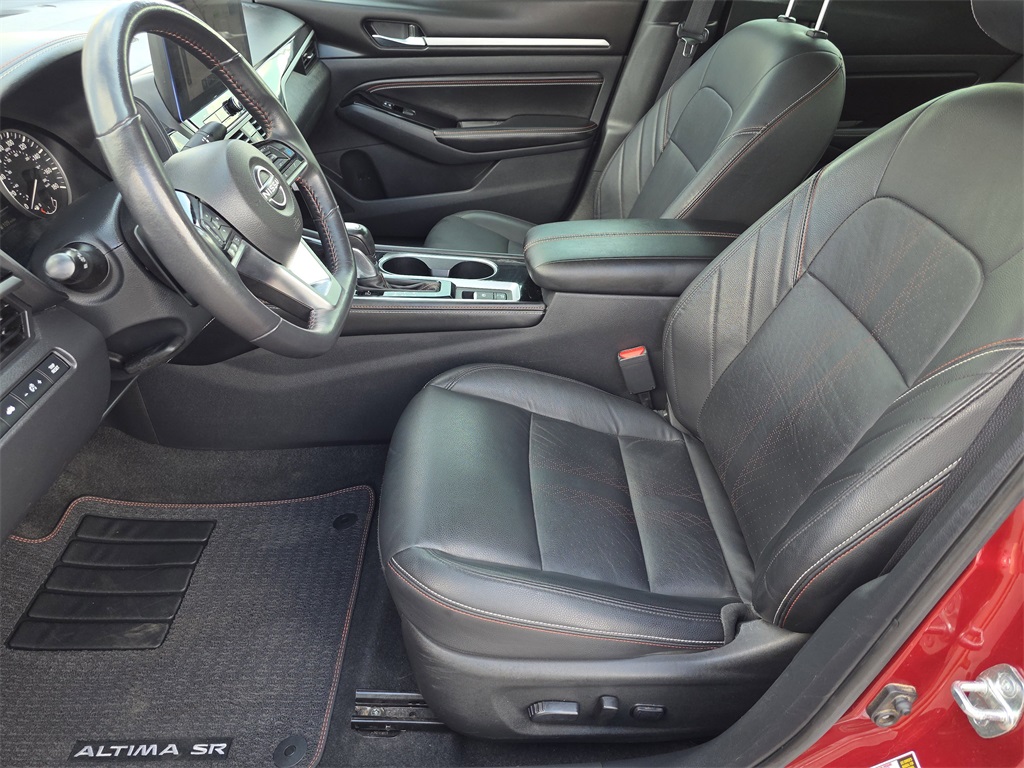 2023 Nissan Altima 2.0 SR - 11