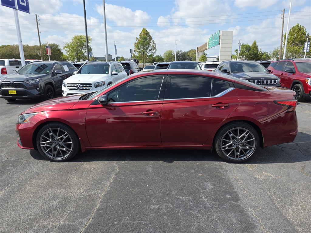 2023 Nissan Altima 2.0 SR - 6