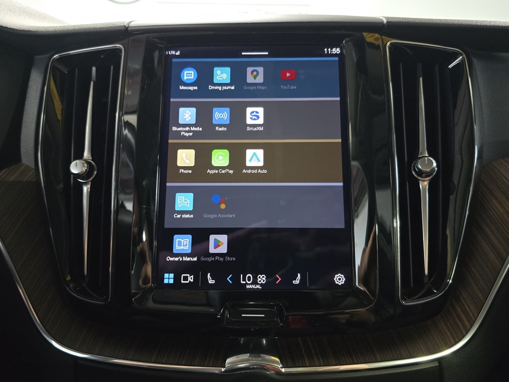 Thumbnail: 2022 Volvo XC60 - 21