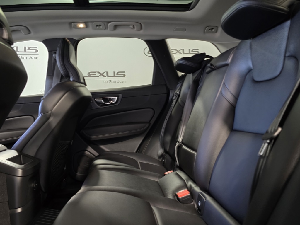 Thumbnail: 2022 Volvo XC60 - 27