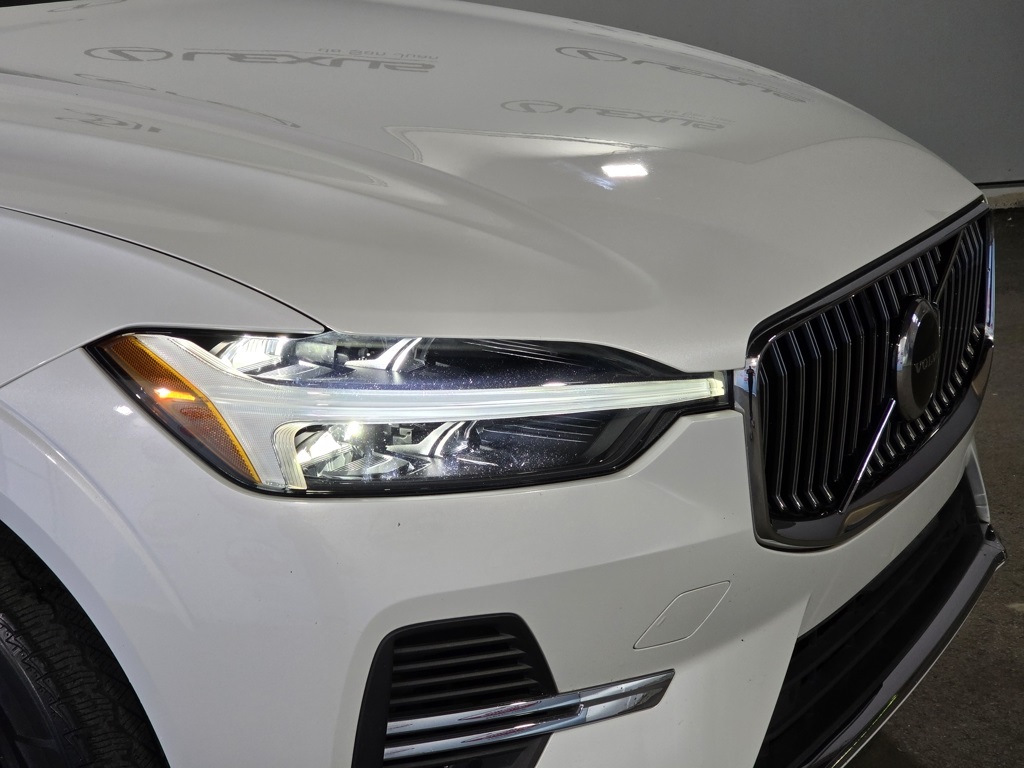 Thumbnail: 2022 Volvo XC60 - 5