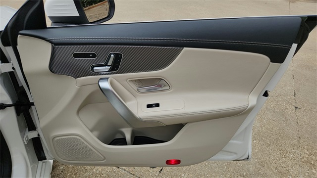 2025 Mercedes-Benz CLA