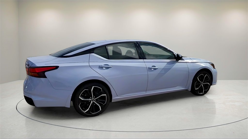 2025 Nissan Altima
