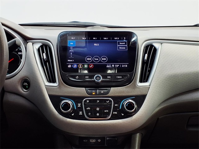 2023 Chevrolet Malibu LT - 3