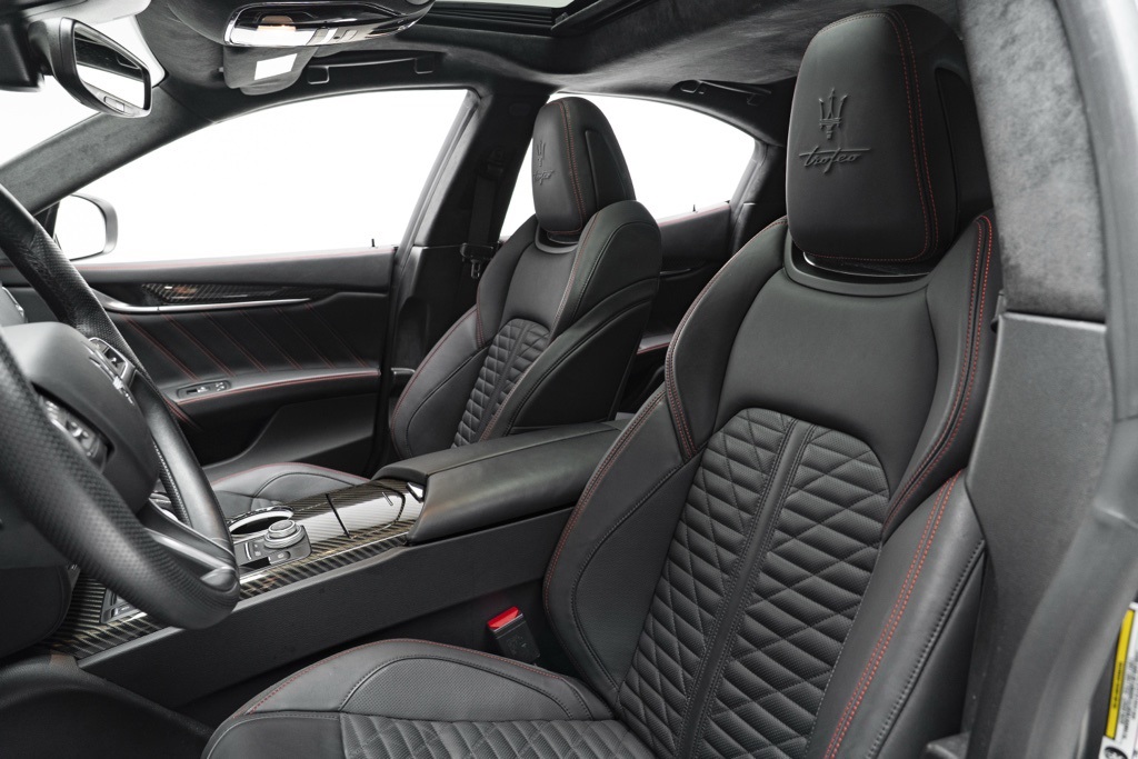 2022 Maserati Ghibli - Thumbnail 3