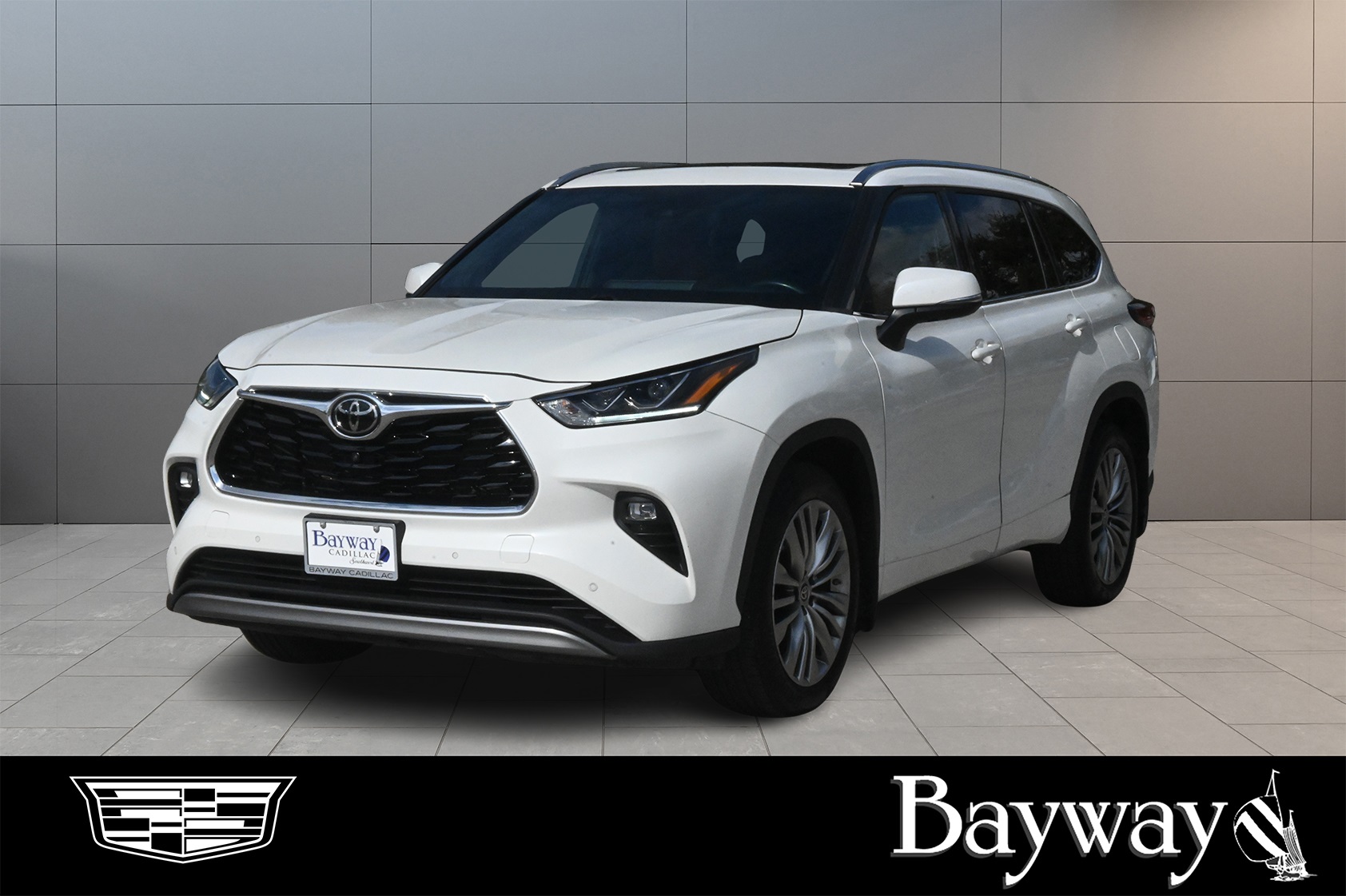 2021 Toyota Highlander Platinum White at Autostrade
