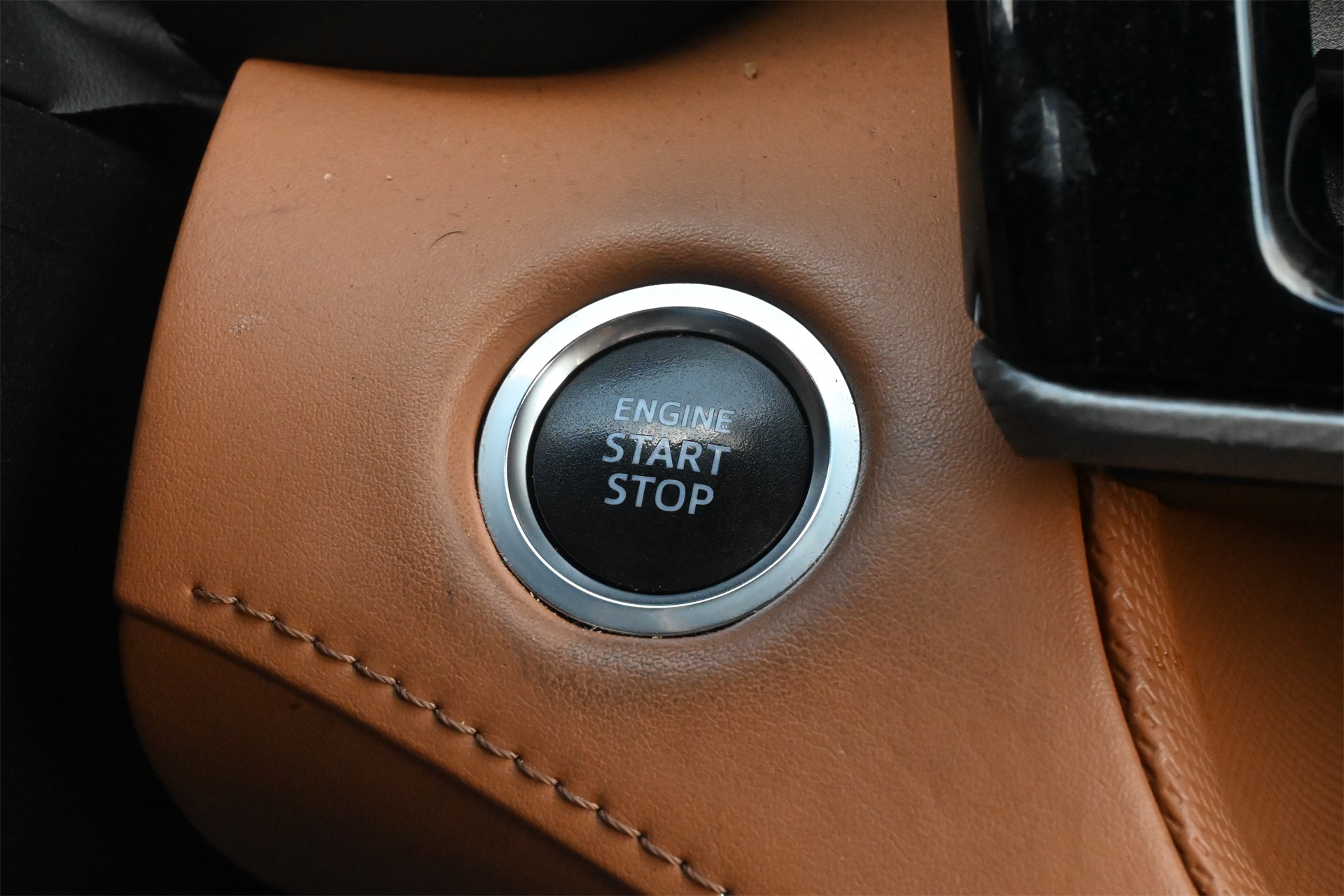 2021 Toyota Highlander Platinum White at Autostrade