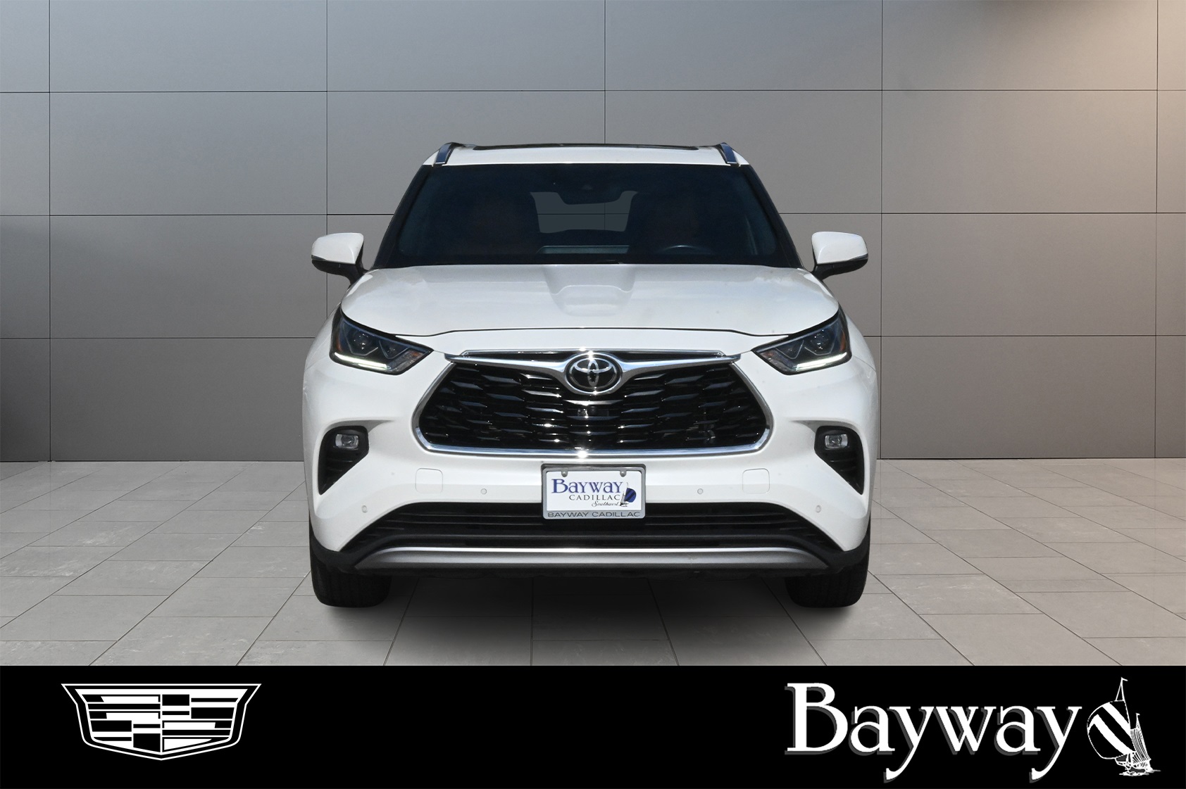2021 Toyota Highlander Platinum White at Autostrade