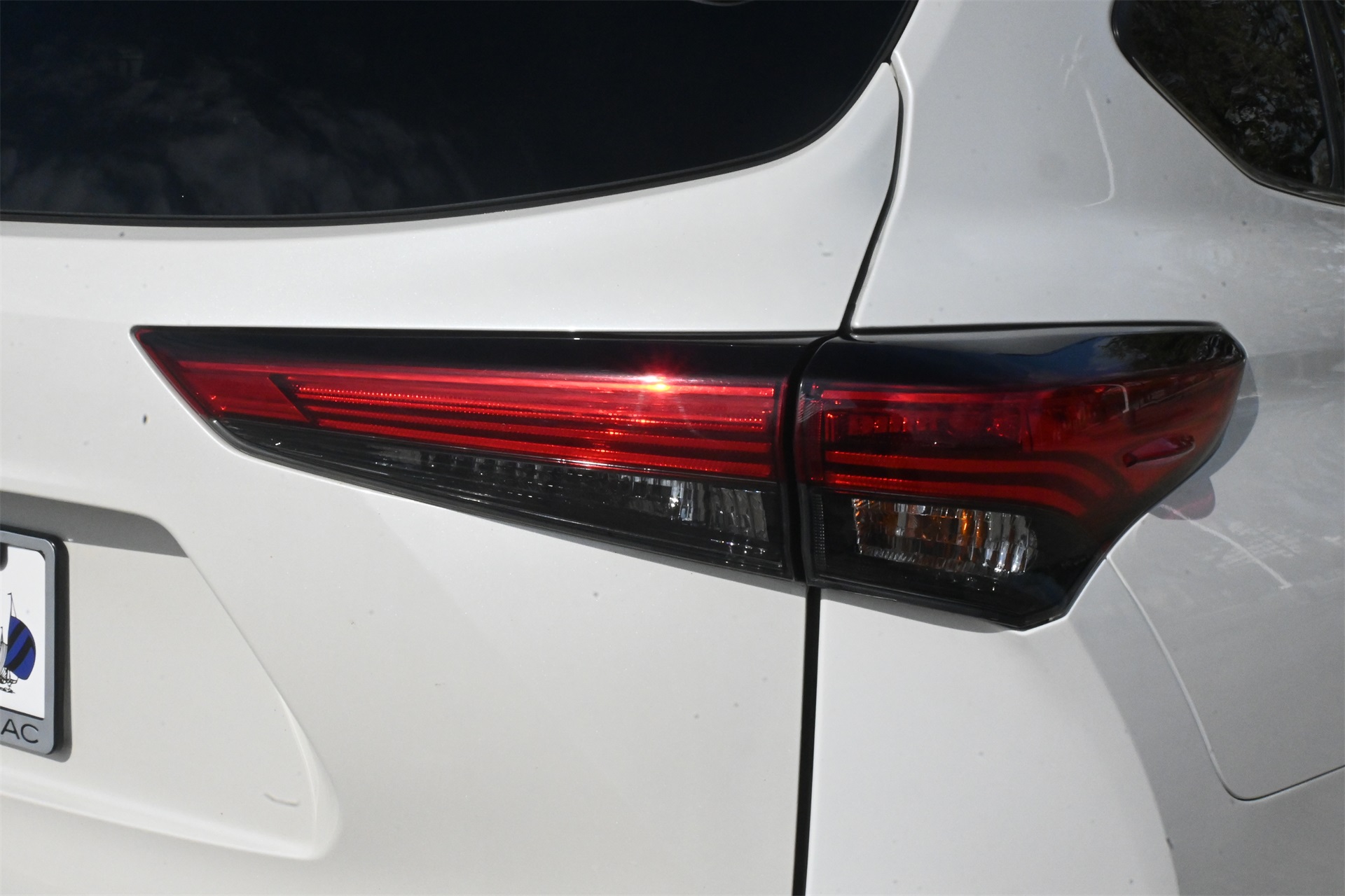 2021 Toyota Highlander Platinum White at Autostrade