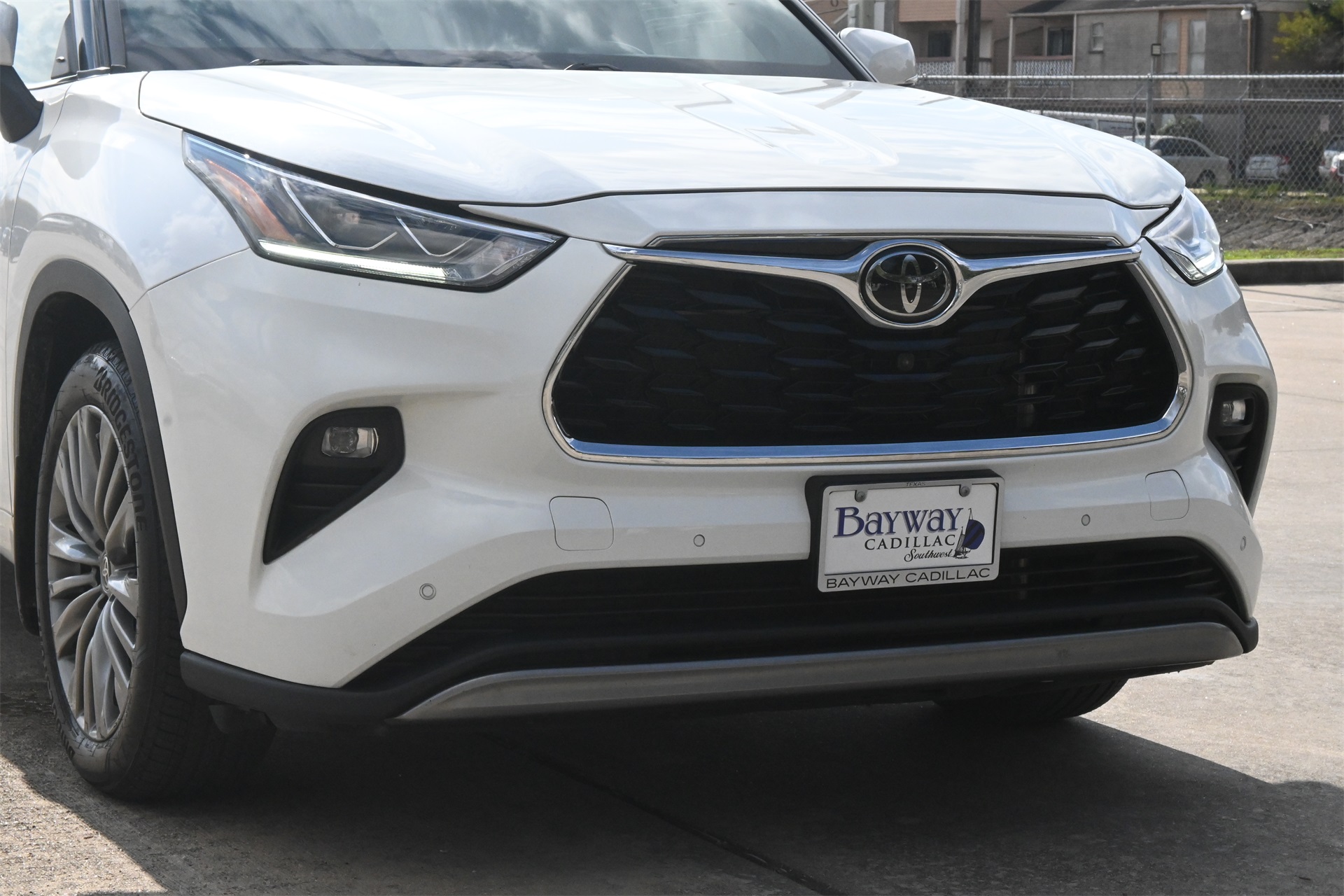 2021 Toyota Highlander Platinum White at Autostrade