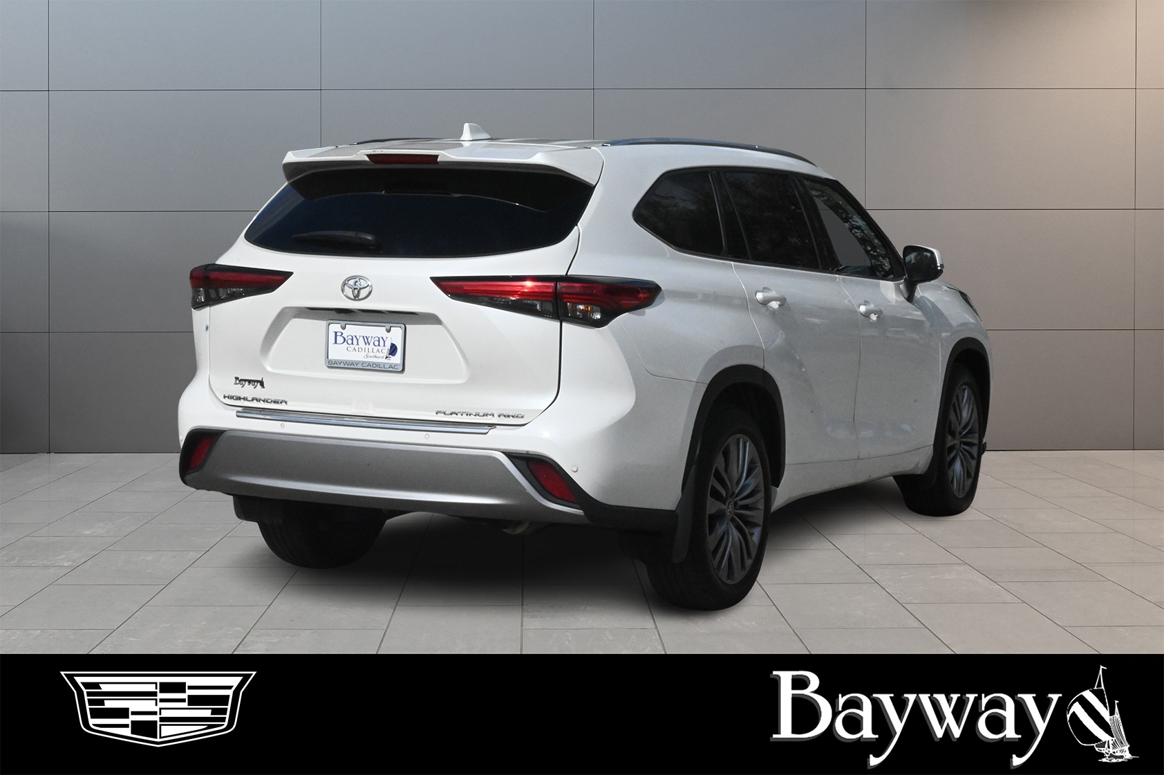 2021 Toyota Highlander Platinum White at Autostrade