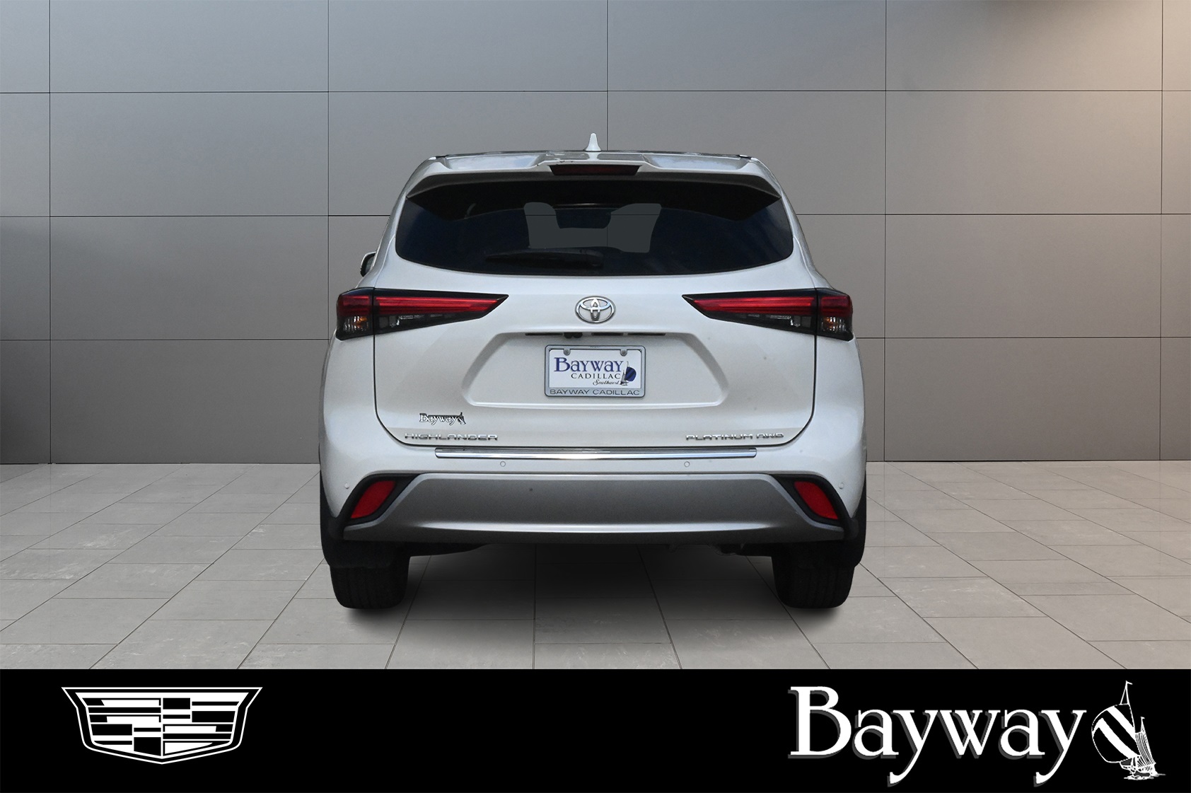 2021 Toyota Highlander Platinum White at Autostrade