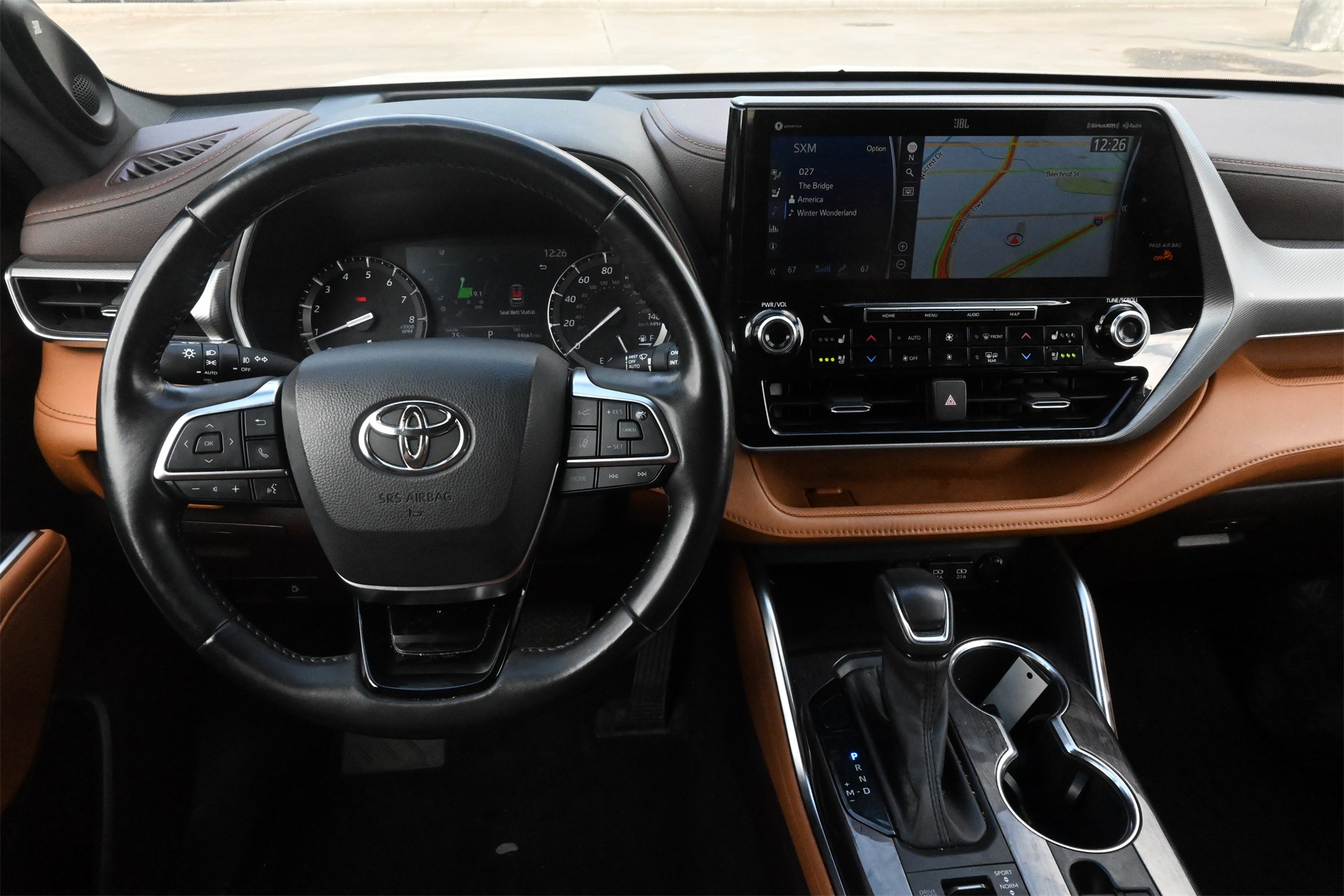 2021 Toyota Highlander Platinum White at Autostrade